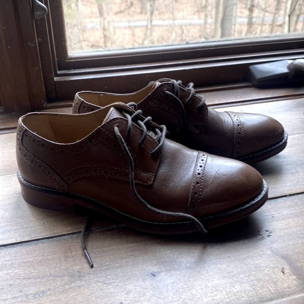Young boy dress shoes Johnston & Murphy